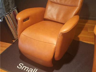Lederland EINDHOVEN Showroommodel Triest small met sta op
